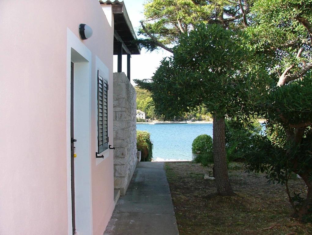 Apartments Eugenio Turizam Soline  Exterior photo